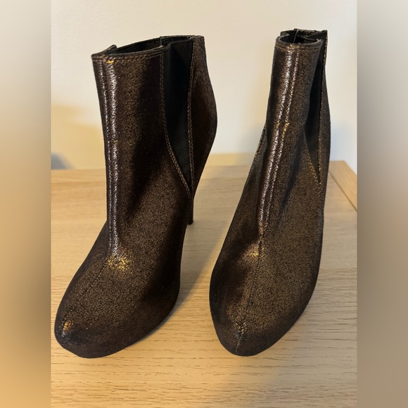 Rock & Republic Georgine Bronze Metallic Platform Bootie - Picture 2 of 6